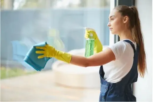 Voici Comment nettoyer et entretenir votre vitres sans traces.